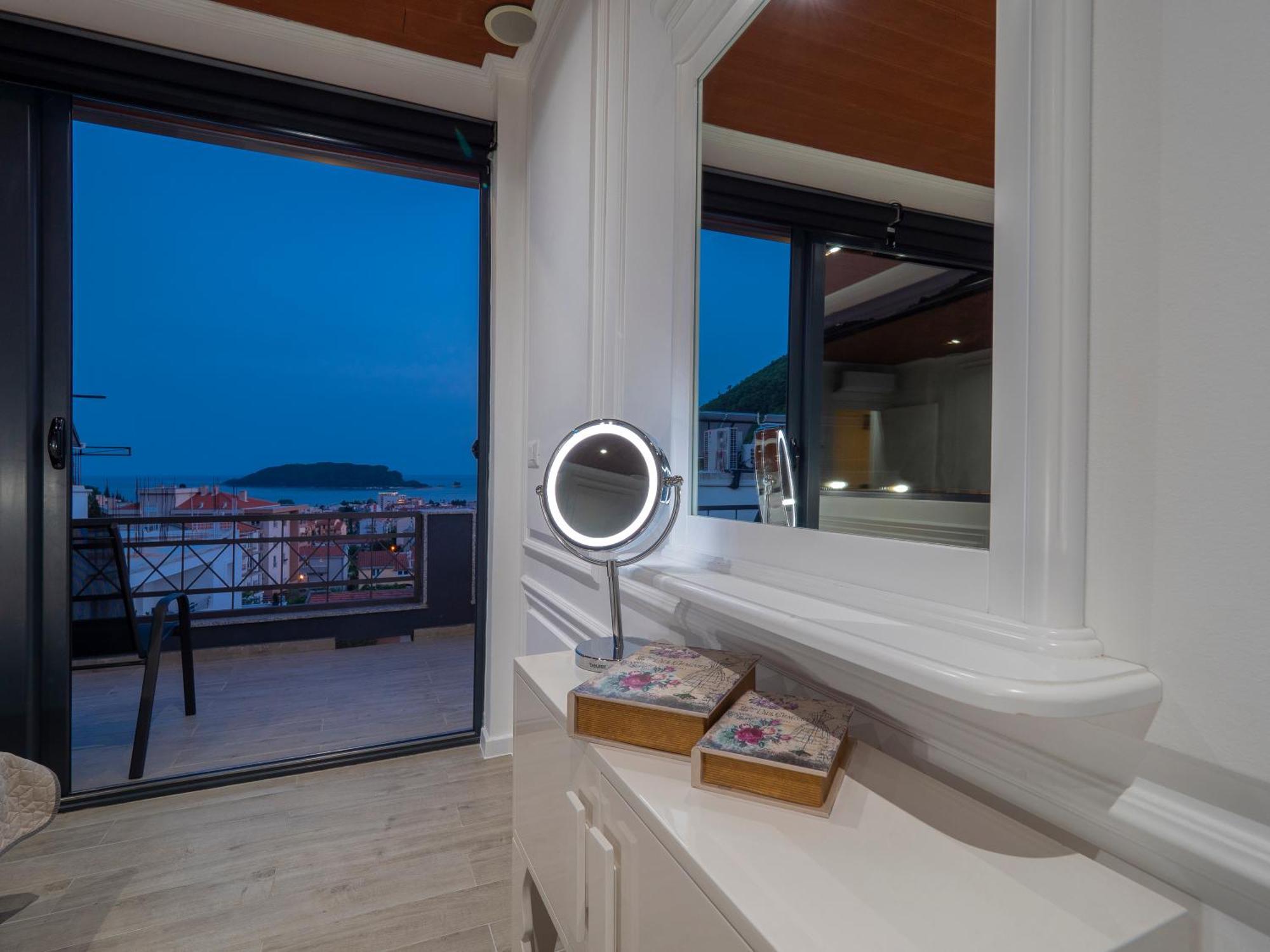 Misisuone Apartments Budva Bilik gambar